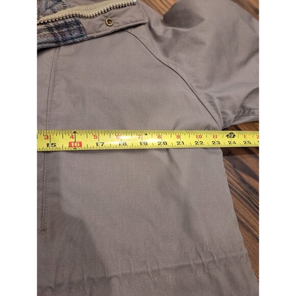 VTG Woolrich Woman Barn Chore Coat Wool Lined Plaid Sz L Parka USA MADE - Picture 14 of 16